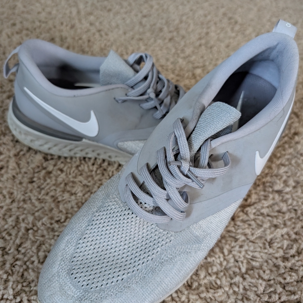 Nike Odyssey React Men's Gray Running Shoes
